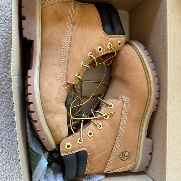 Timberland Boots - Picture 8 of 9